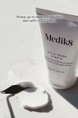 Medik8的两步面膜有助于防止冬季皮肤干燥